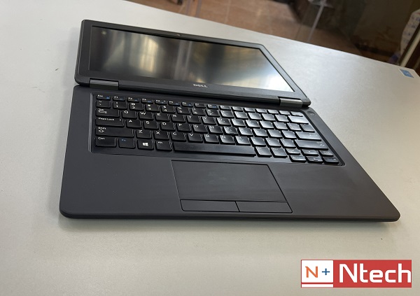 Dell E7250 giúp học sinh dễ học online trên laptop